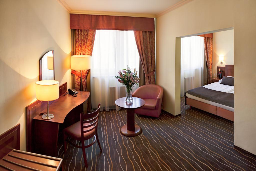 Hotel Luxury Family Bílá Labuť 4*