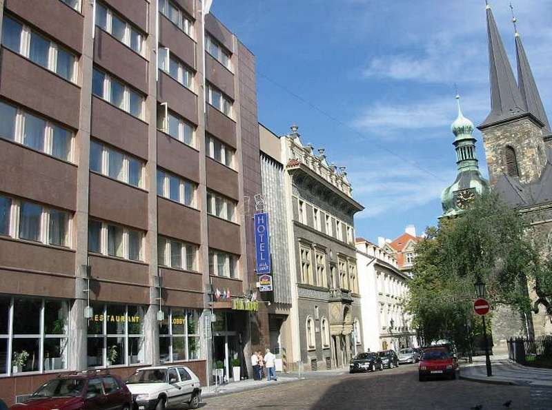 Luxury Family Bílá Labuť Hotel 4*